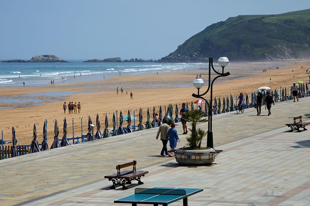 Apartamentos Egona Zarautz Sobre El Mar المظهر الخارجي الصورة